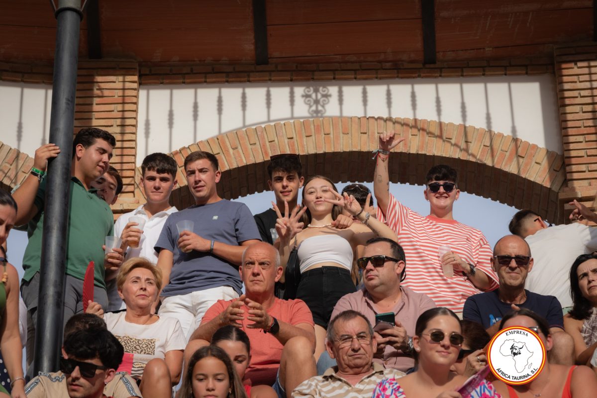 Ambiente-comico-Feria-de-Cortes-2025-26